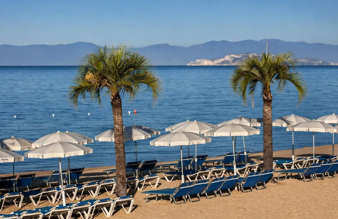 Phi Hotel Sighientu-1